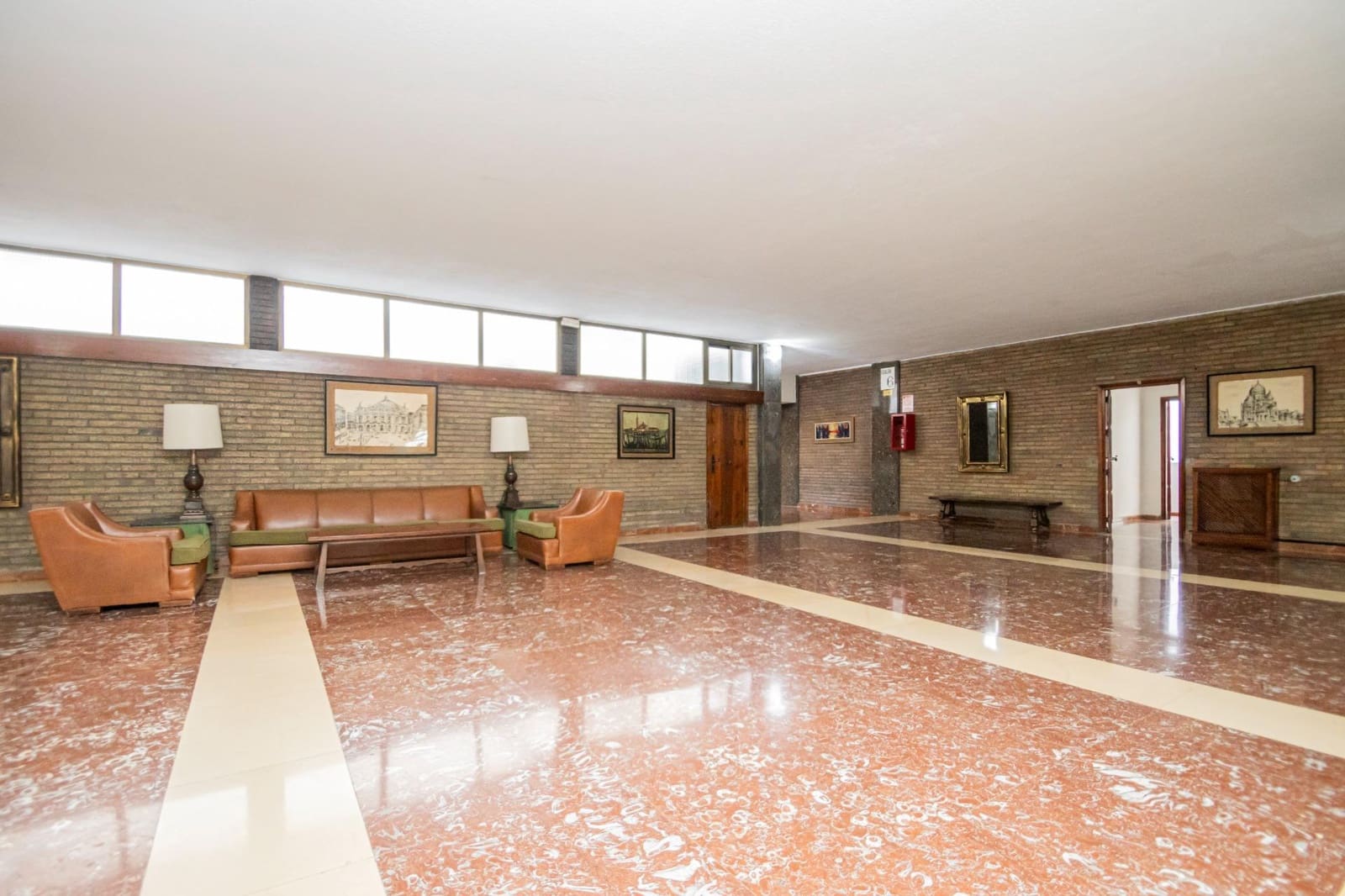 7 slaapkamer Flat te koop in Sevilla stad - € 310.000 (Ref: 9162371)