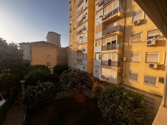 3 soveværelse Lejlighed til salg i Parque Alcosa, Sevilla by - € 150.000 (Ref: 9174598)