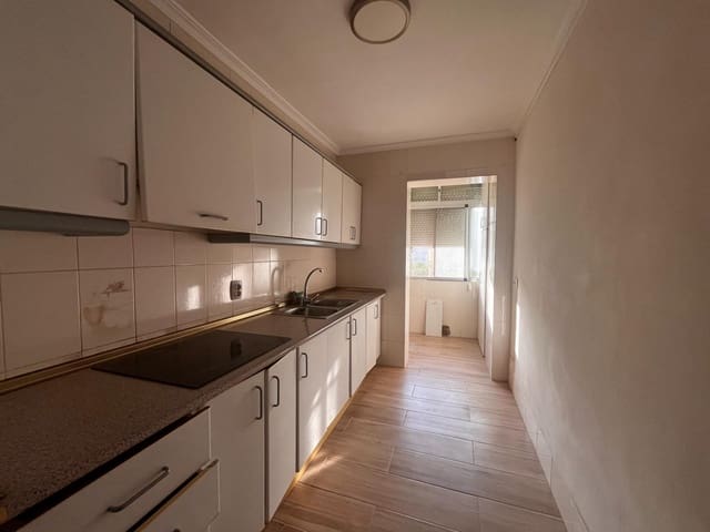 3 sovrum Lägenhet till salu i Parque Alcosa, Sevilla stad - 150 000 € (Ref: 9174598)