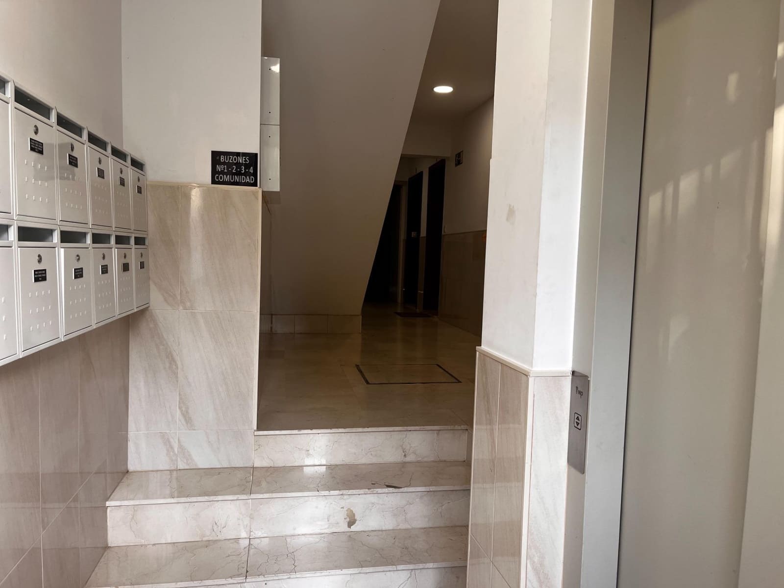 3 slaapkamer Flat te koop in Sevilla stad - € 150.000 (Ref: 9174598)