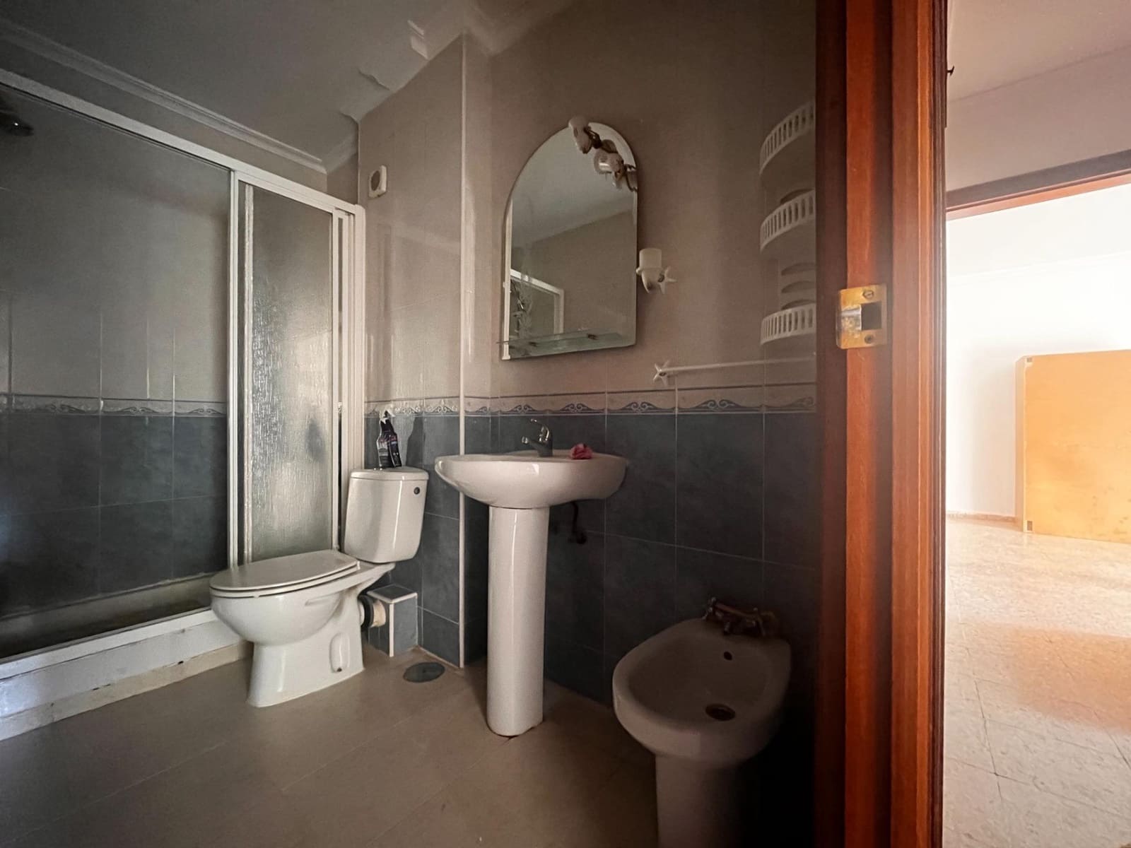 3 slaapkamer Flat te koop in Sevilla stad - € 150.000 (Ref: 9174598)