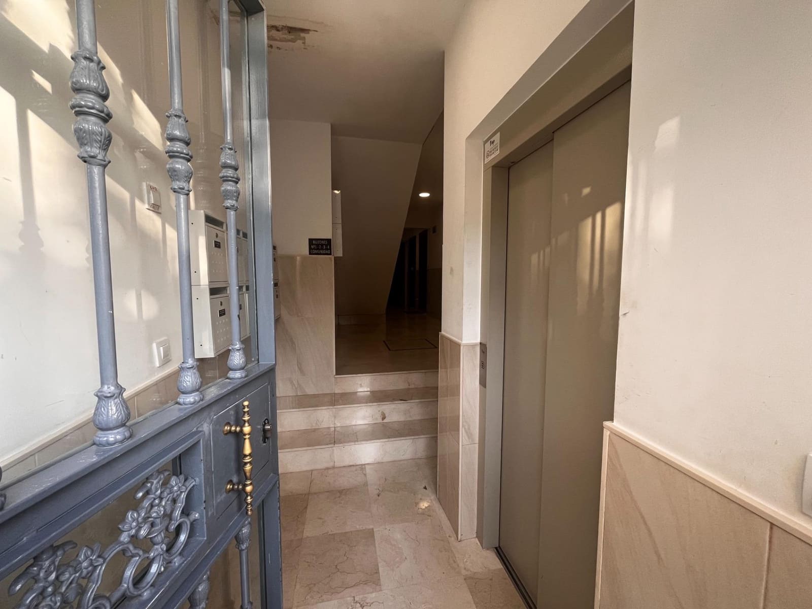 3 slaapkamer Flat te koop in Sevilla stad - € 150.000 (Ref: 9174598)