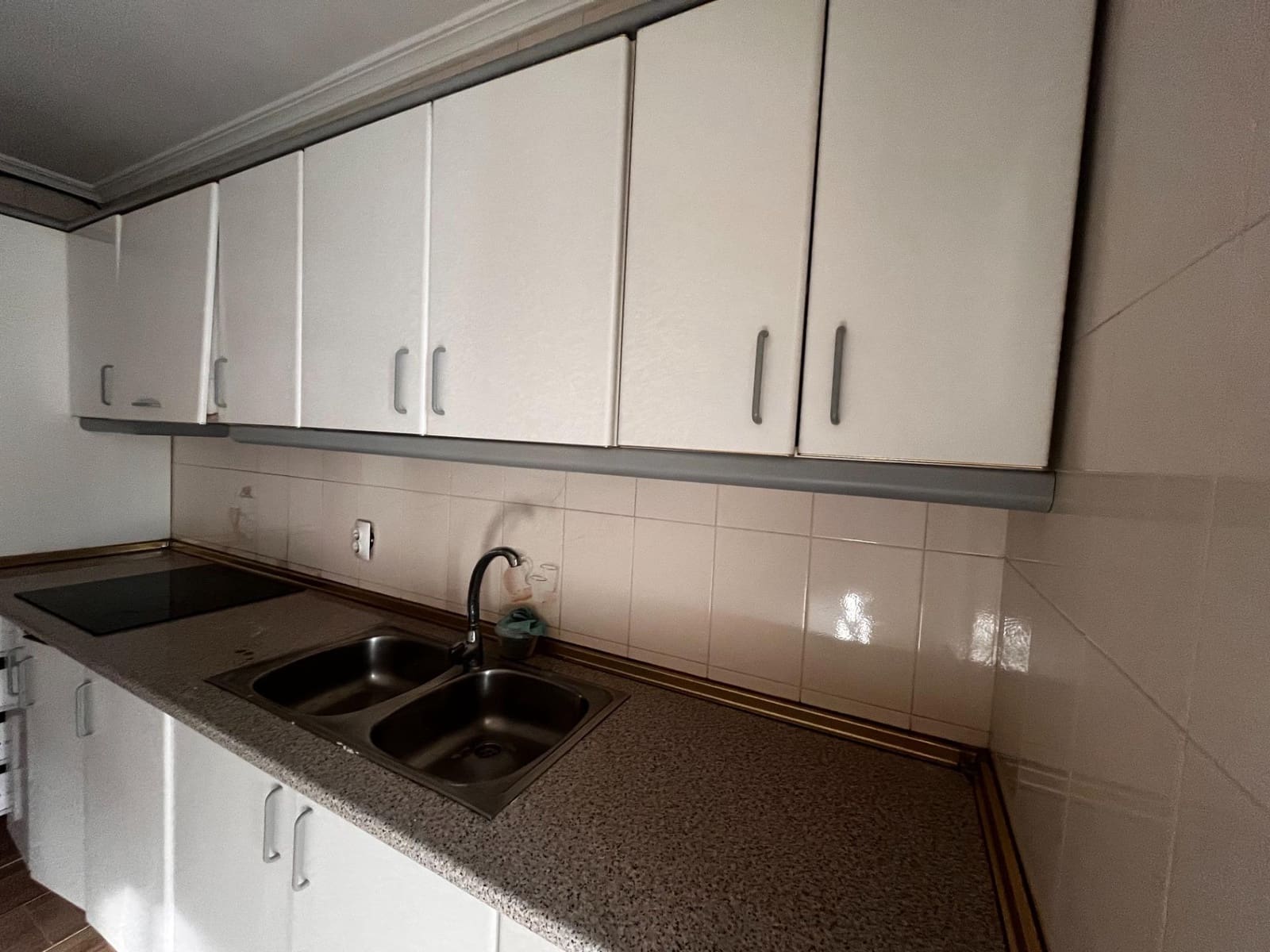 3 bedroom Flat for sale in Seville city - € 150,000 (Ref: 9174598)