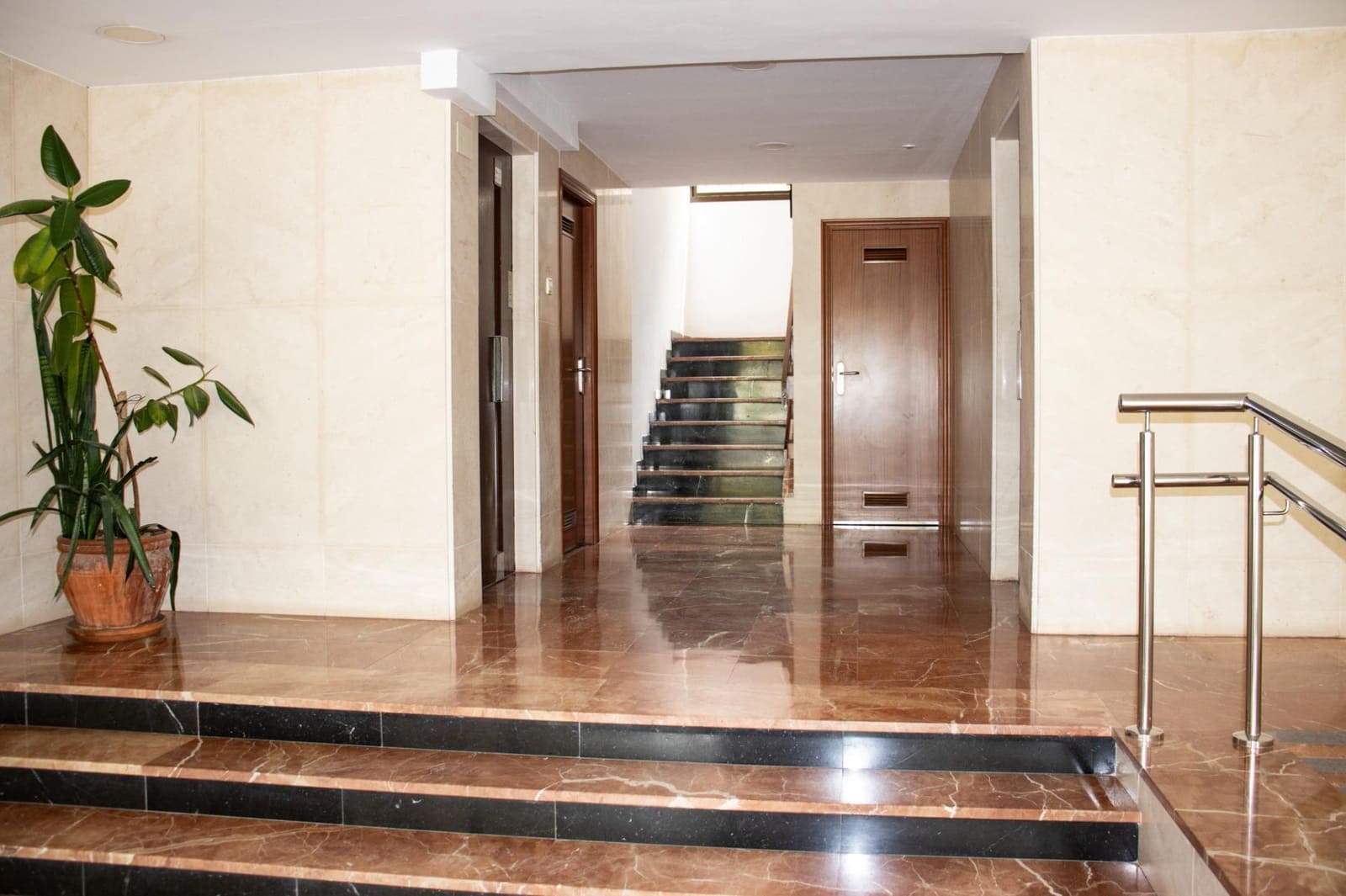 2 bedroom Flat for sale in Seville city - € 370,000 (Ref: 9185533)