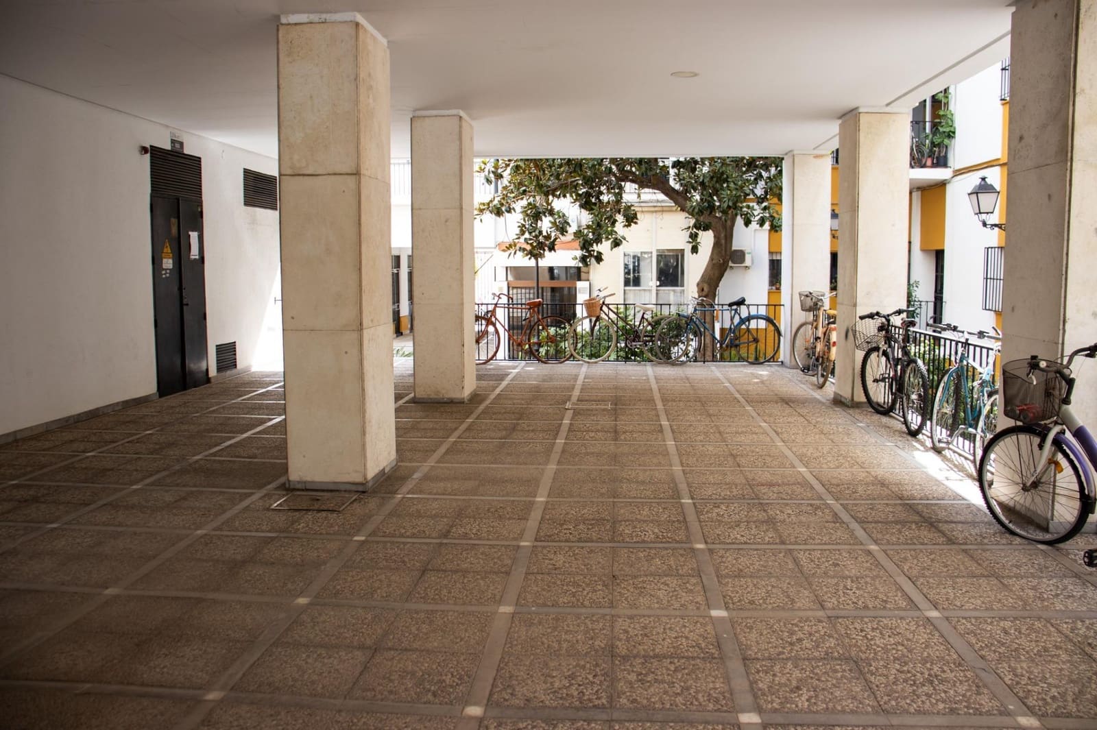 2 bedroom Flat for sale in Seville city - € 370,000 (Ref: 9185533)