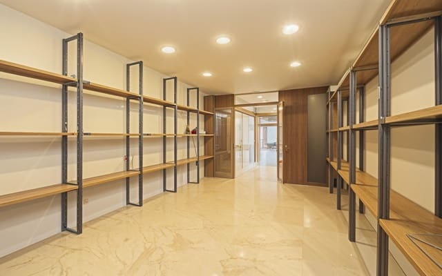 4 slaapkamer Rijtjeshuis te koop in Sevilla stad - € 985.000 (Ref: 9197985)