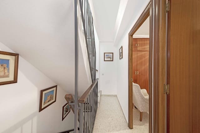 4 sovrum Lägenhet till salu i Sevilla stad - 350 000 € (Ref: 9220097)