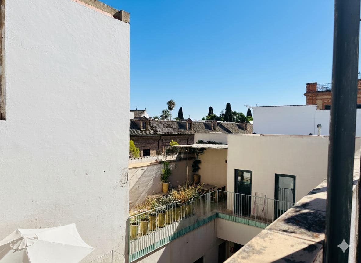 2 sovrum Lägenhet att hyra i Sevilla stad - 1 100 € (Ref: 9236549)