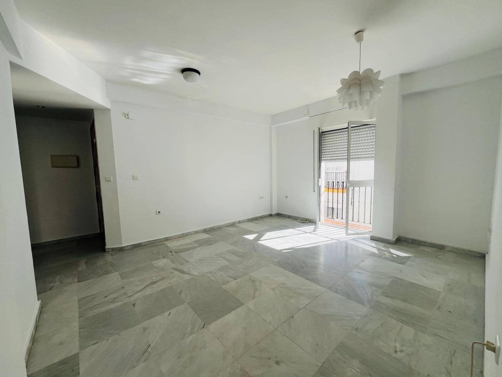 2 sovrum Lägenhet att hyra i Sevilla stad - 1 100 € (Ref: 9236549)