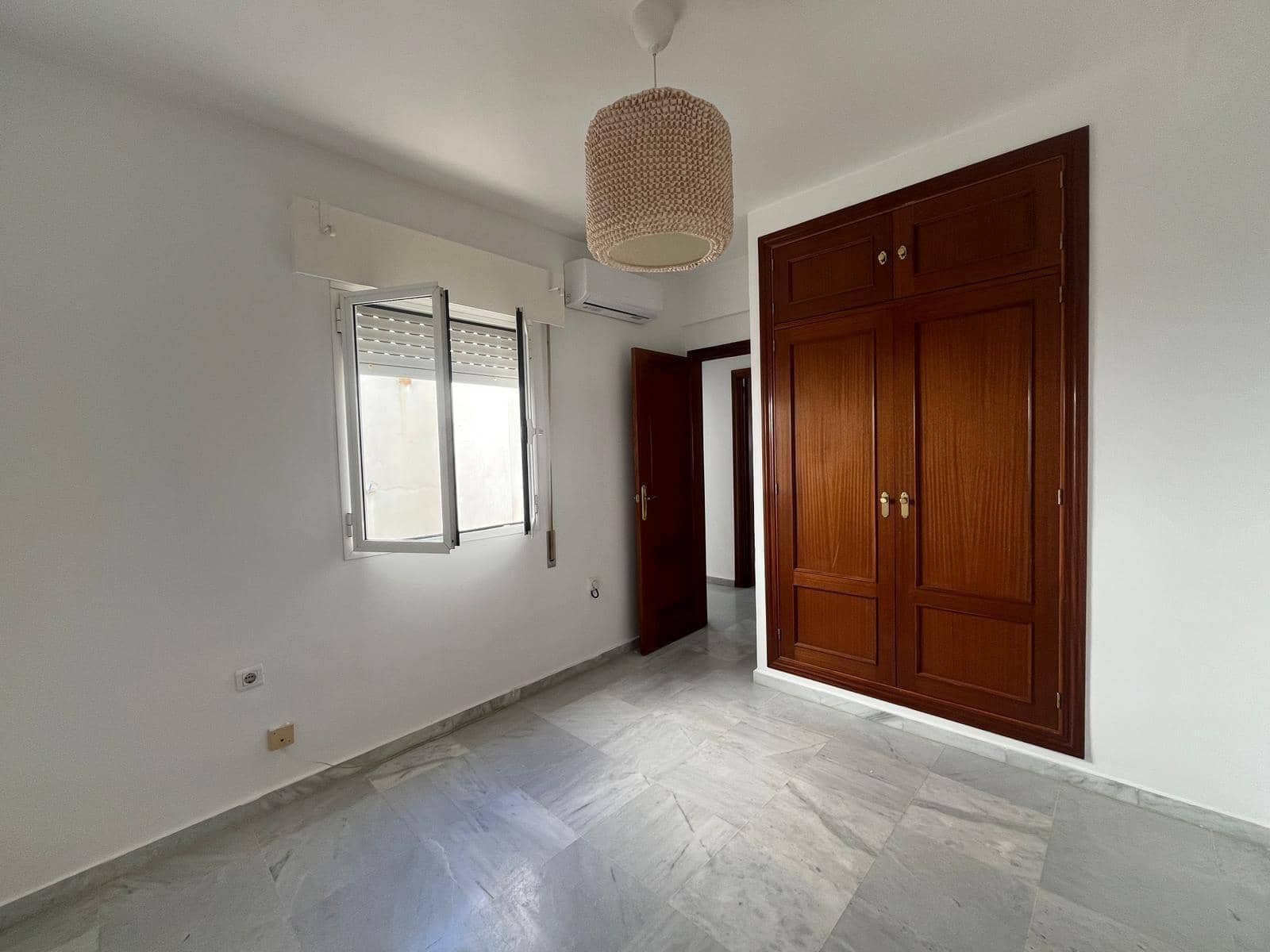 2 sovrum Lägenhet att hyra i Sevilla stad - 1 100 € (Ref: 9236549)