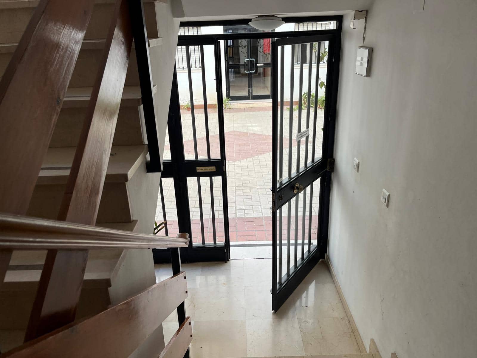 2 sovrum Lägenhet att hyra i Sevilla stad - 1 100 € (Ref: 9236549)