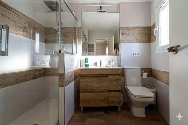 4 chambre Villa/Maison Mitoyenne à vendre à Dos Hermanas avec piscine - 315 000 € (Ref: 9255384)