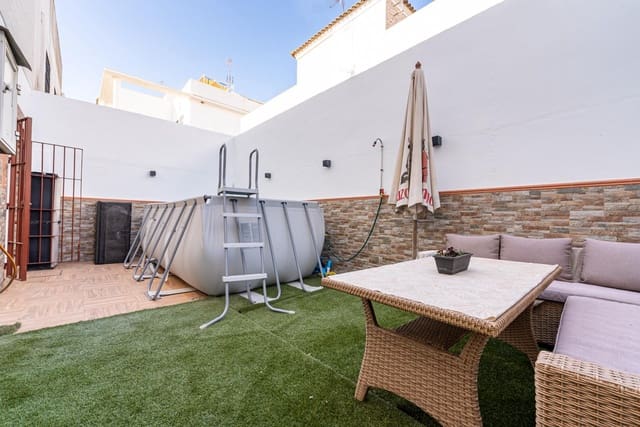 4 chambre Villa/Maison Mitoyenne à vendre à Dos Hermanas avec piscine - 315 000 € (Ref: 9255384)