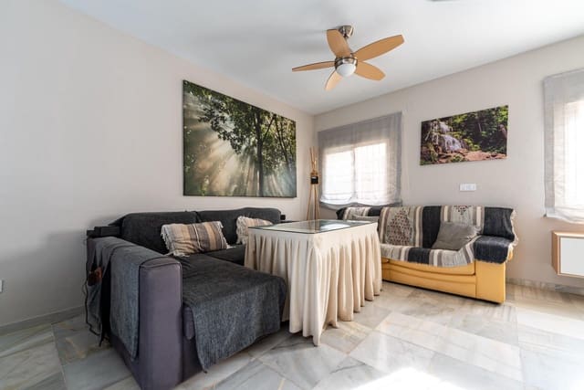 4 slaapkamer Rijtjeshuis te koop in Dos Hermanas met zwembad - € 315.000 (Ref: 9255384)