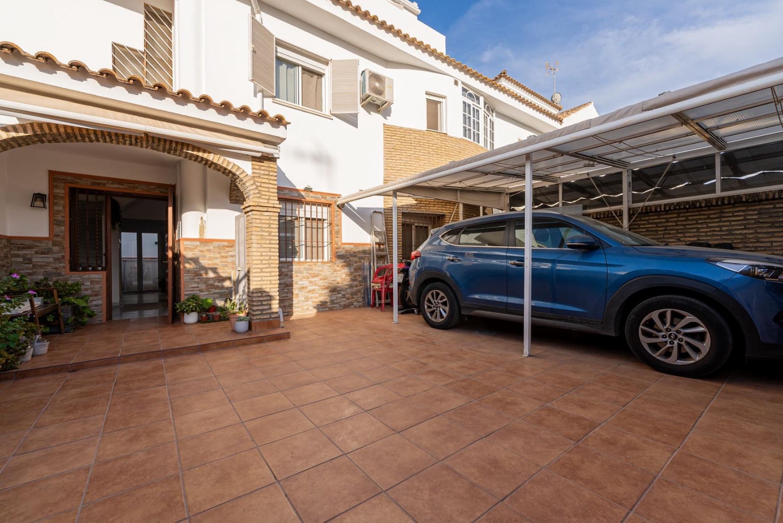 4 camera da letto Villetta a Schiera in vendita in Dos Hermanas con piscina - 315.000 € (Rif: 9255384)