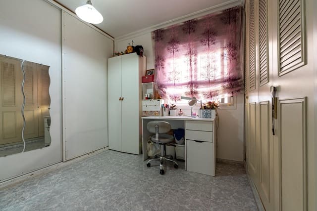 4 slaapkamer Rijtjeshuis te koop in Dos Hermanas met zwembad - € 315.000 (Ref: 9255384)