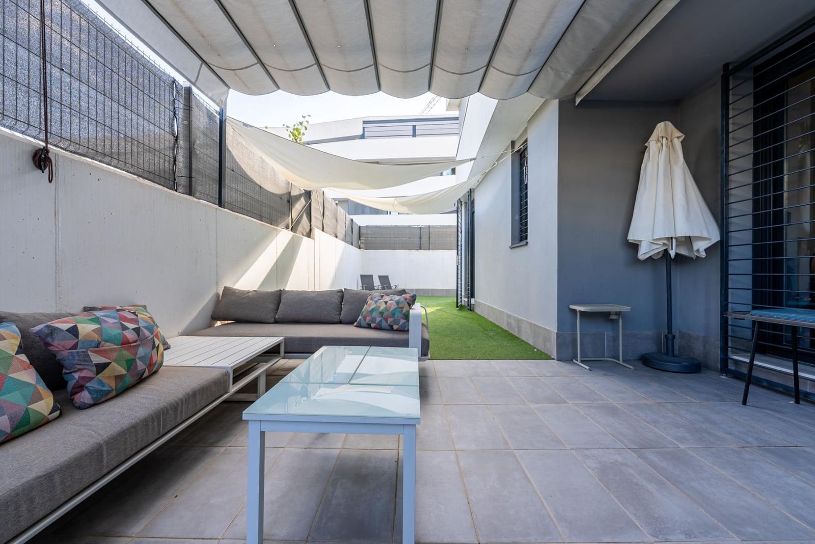 2 bedroom Flat for sale in Mairena del Aljarafe with pool - € 279,000 (Ref: 9257391)