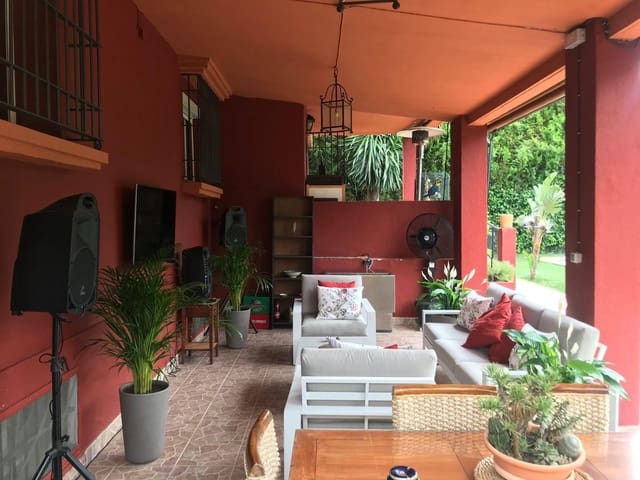 6 camera da letto Villa in vendita in Mairena del Aljarafe con piscina - 495.000 € (Rif: 9262713)