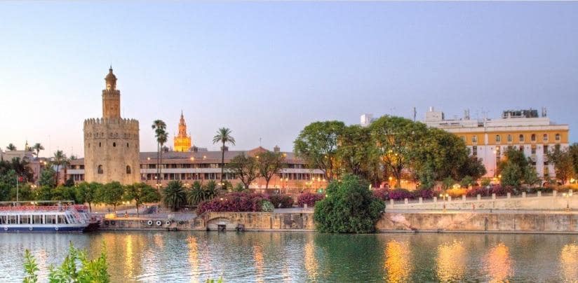 Commercial for sale in Seville city - € 928,000 (Ref: 9264672)