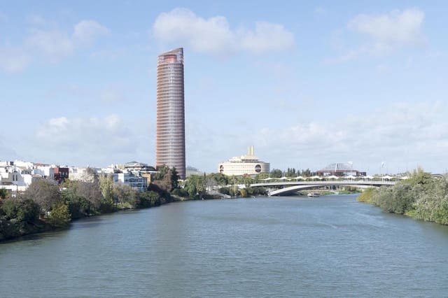 Local Comercial en Sevilla ciudad en alquiler - 3.600 € (Ref: 9264672)