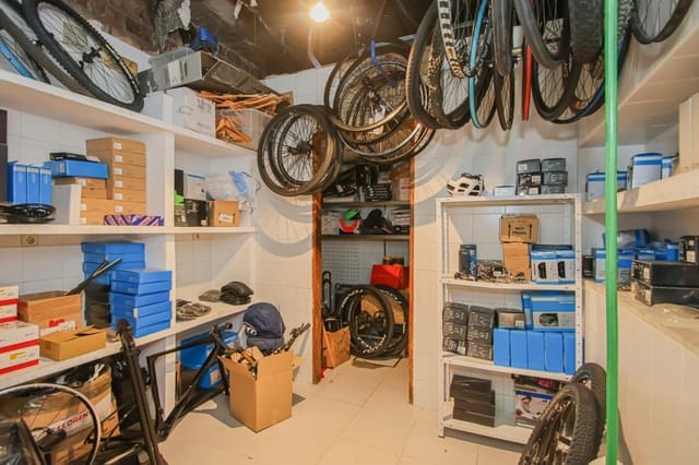 Kaupallinen myytävänä paikassa Bormujos - 152 000 € (Ref: 9269854)