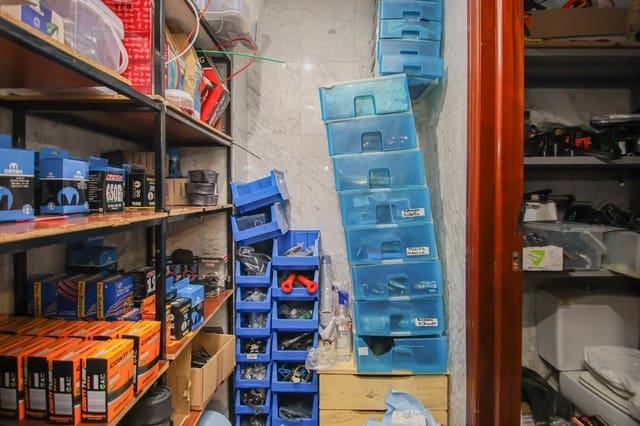 Kommersiell til salgs i Bormujos - € 152 000 (Ref: 9269854)