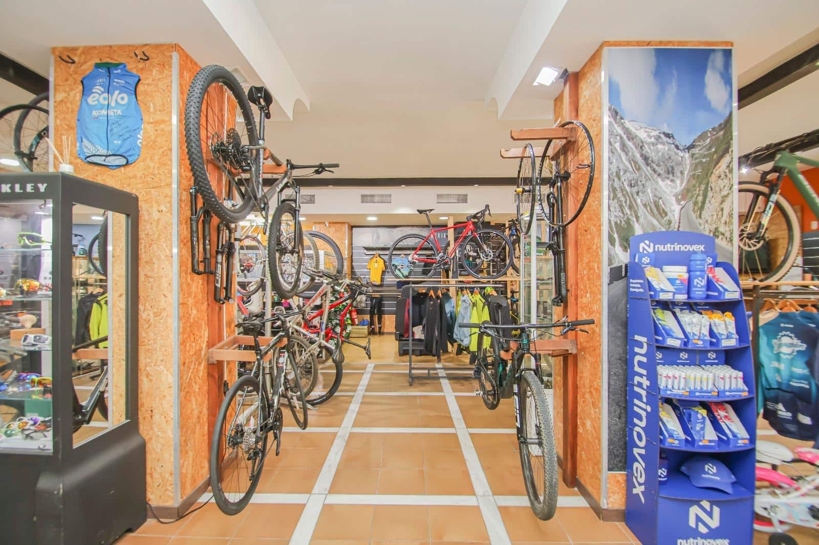 Erhverv til salg i Bormujos - € 152.000 (Ref: 9269854)