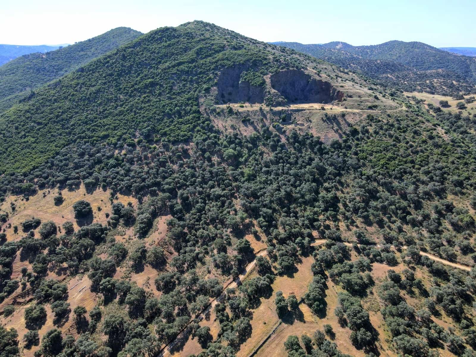 Ubebygd land til salgs i Cazalla de la Sierra - € 750 000 (Ref: 9282301)