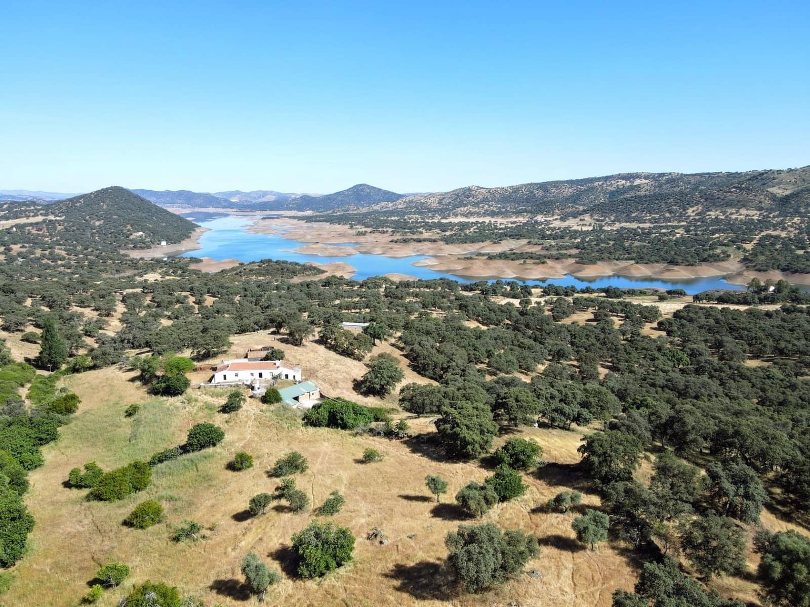 Grunde uden byggetilladelser til salg i Cazalla de la Sierra - € 695.000 (Ref: 9282301)