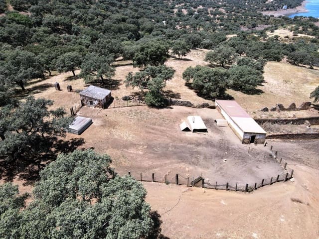 Ubebygd land til salgs i Cazalla de la Sierra - € 695 000 (Ref: 9282301)