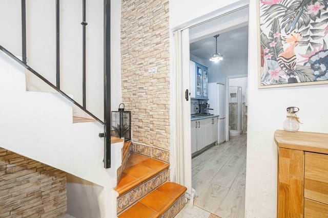 2 soveværelse Rækkehus til salg i Sevilla by - € 170.000 (Ref: 9296982)