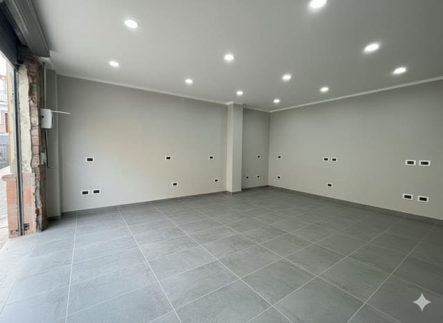 Kommersiell til salgs i Dos Hermanas med garasje - € 96 000 (Ref: 9303668)