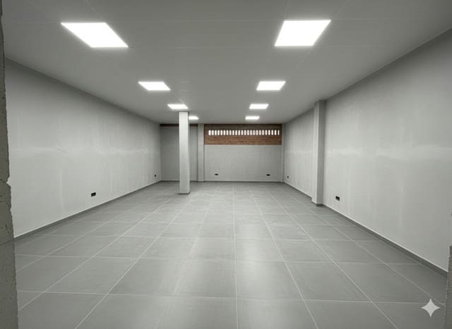 Kommersiell til salgs i Dos Hermanas med garasje - € 96 000 (Ref: 9303668)