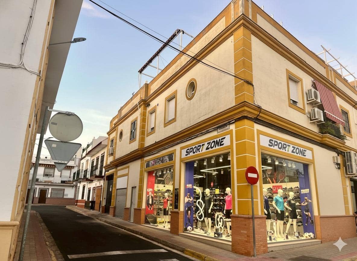 Commercial for sale in Dos Hermanas with garage - € 96,000 (Ref: 9303668)