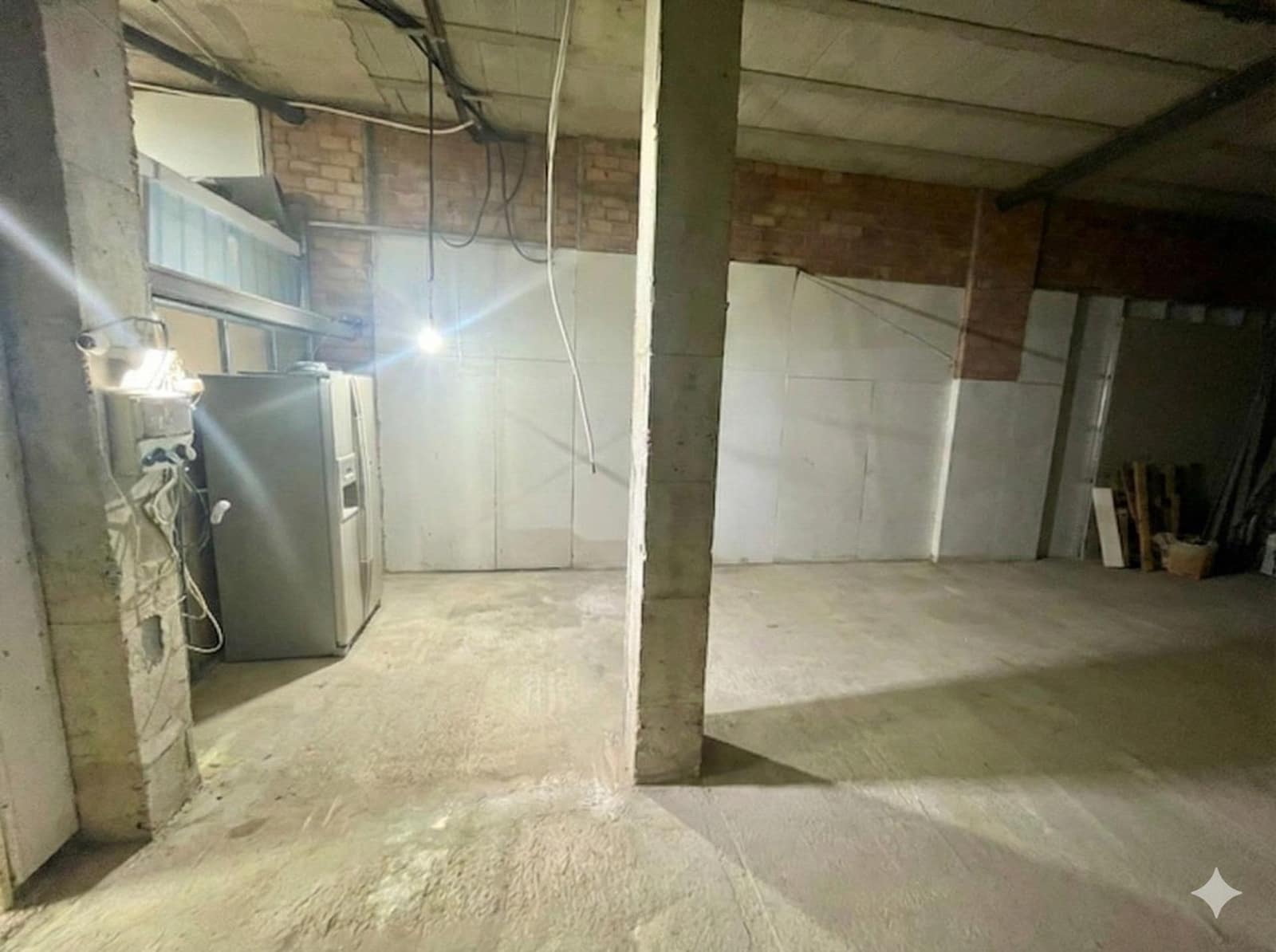 Commercial for sale in Dos Hermanas with garage - € 99,000 (Ref: 9303668)