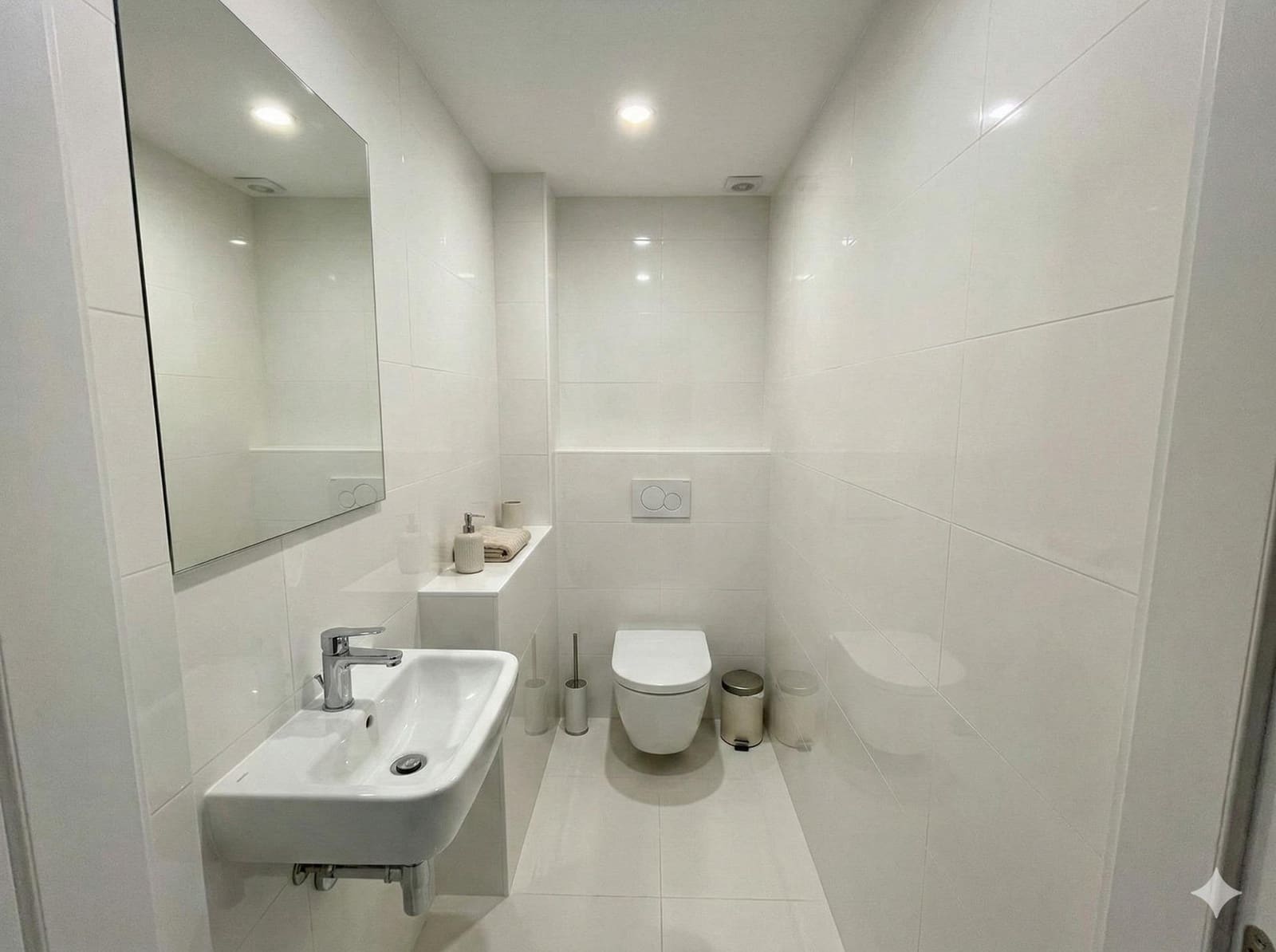 3 bedroom Commercial for sale in Dos Hermanas with garage - € 120,000 (Ref: 9303668)