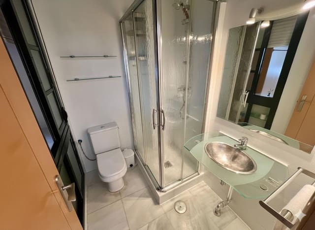 1 soveværelse Lejlighed til leje i Sevilla by - € 850 (Ref: 9355946)