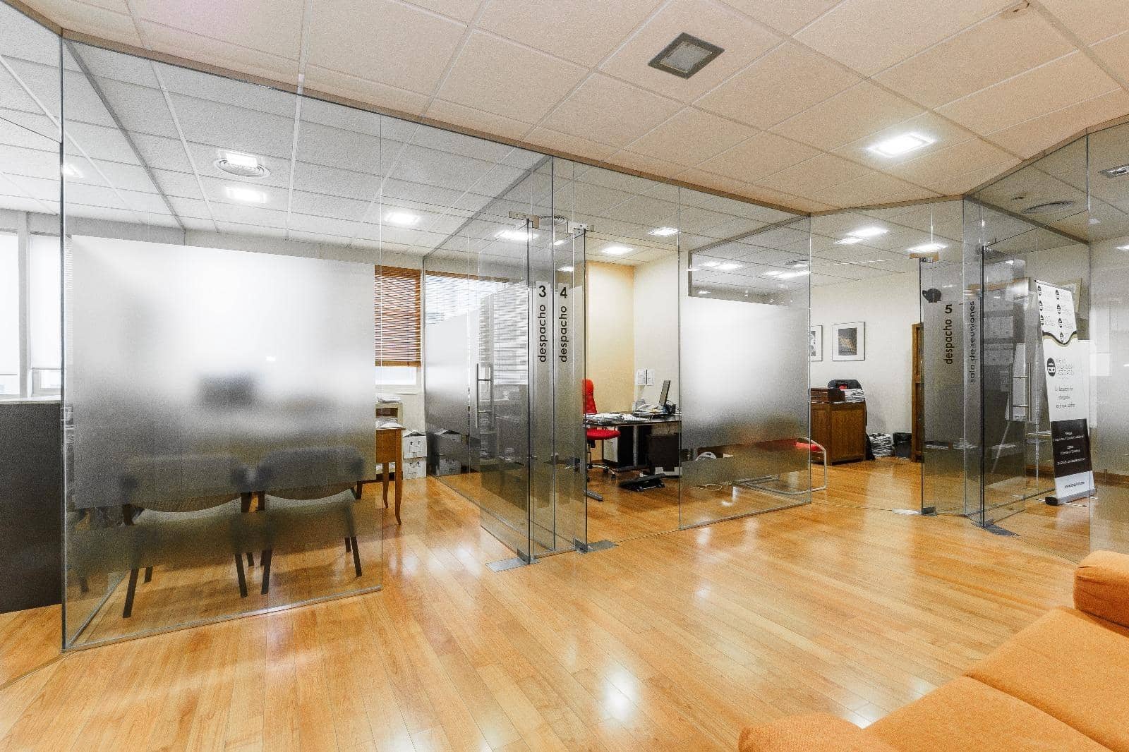 Kontor til leje i Sevilla by med garage - € 1.300 (Ref: 9367677)