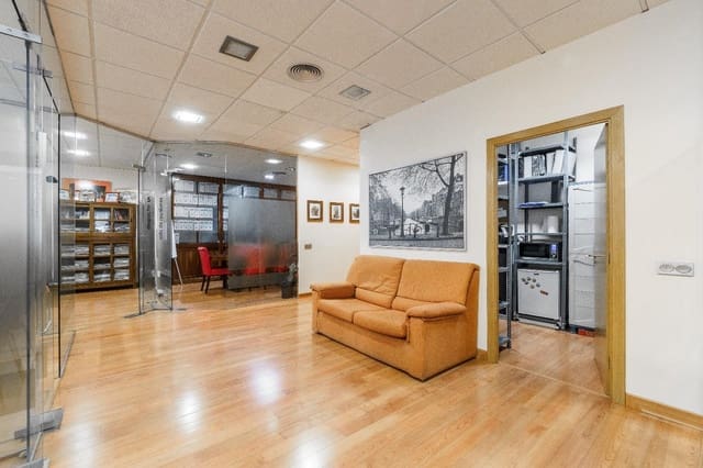 Kontor til leje i San Jerónimo, Sevilla by med garage - € 1.300 (Ref: 9367677)