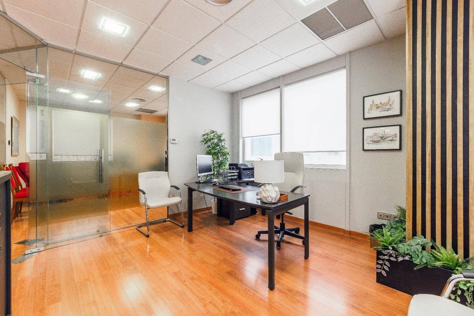 Kontor til leje i Sevilla by med garage - € 1.300 (Ref: 9367677)