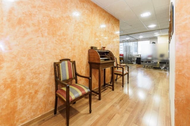 Bureau à louer à San Jerónimo, Séville ville avec garage - 1 300 € (Ref: 9367677)