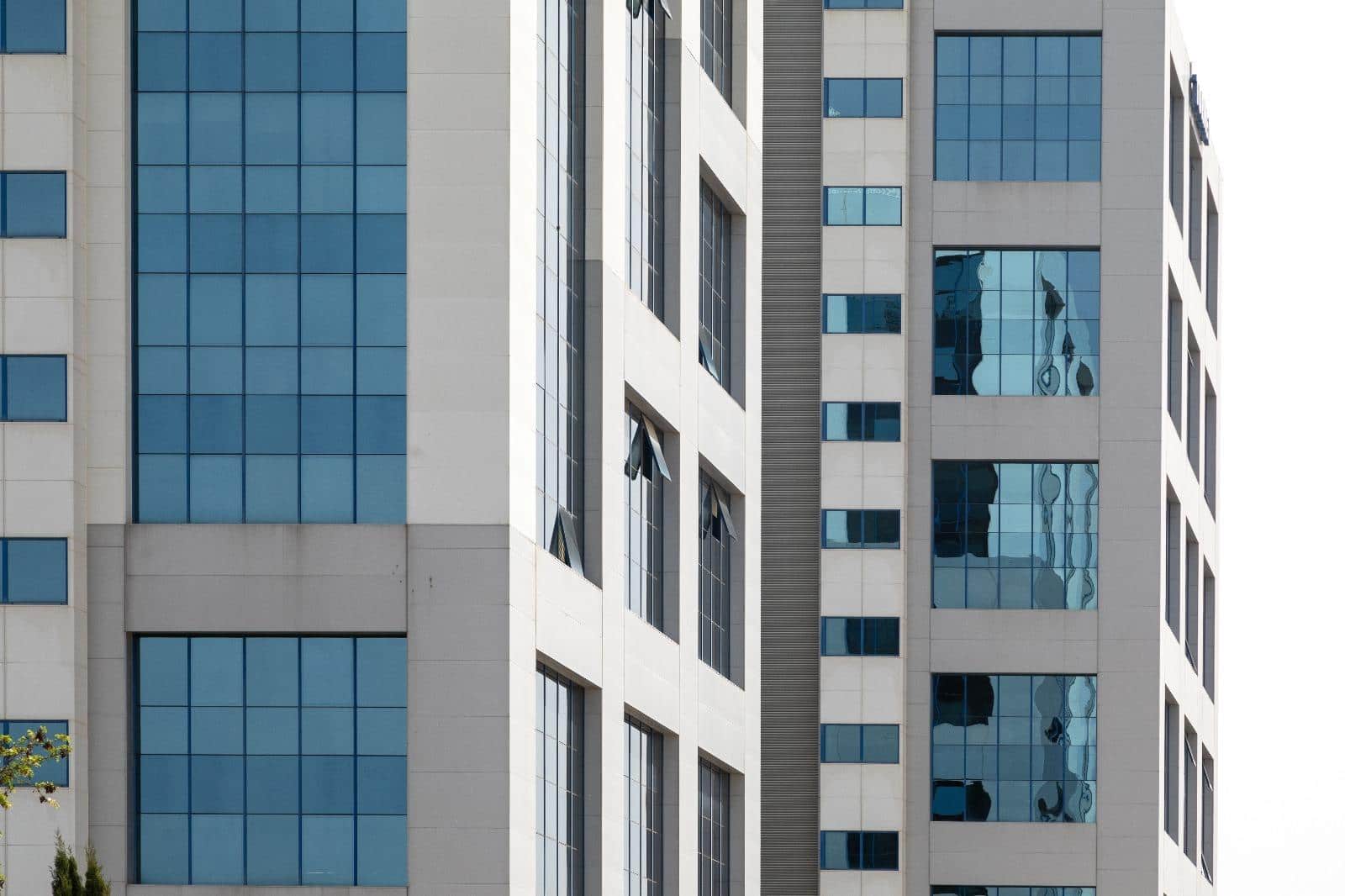 Office for rent in Seville city with garage - € 1,300 (Ref: 9367677)