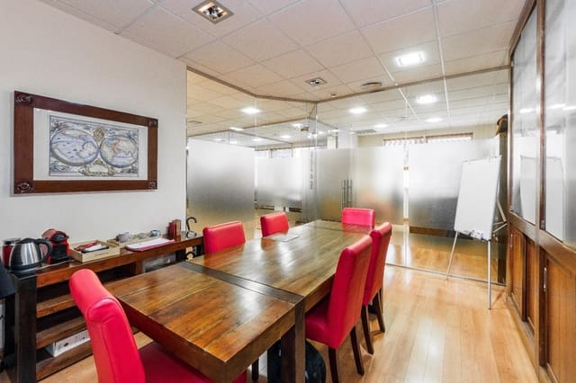 Escritório para arrendar em San Jerónimo, Sevilha cidade com garagem - 1 300 € (Ref: 9367677)