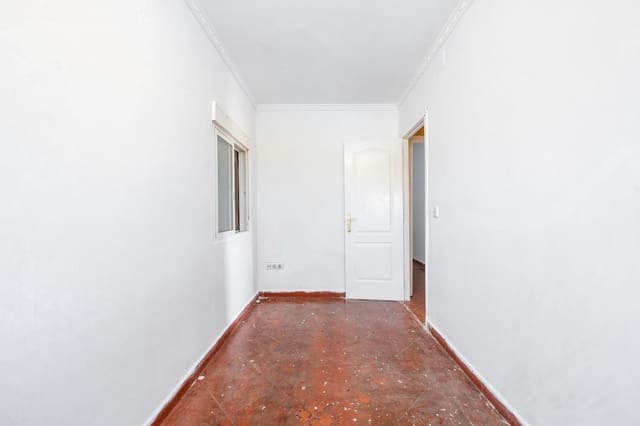 3 soverom Villa til salgs i Carmona med svømmebasseng - € 150 000 (Ref: 9367679)