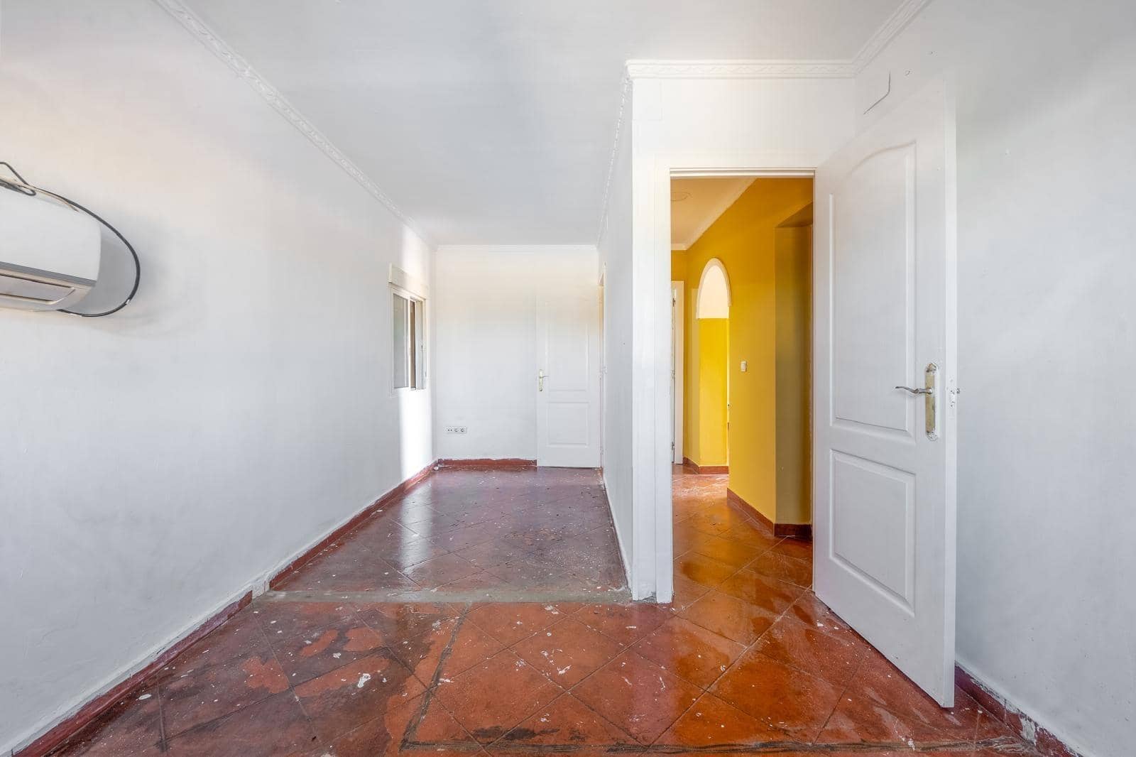 3 sypialnia Willa na sprzedaż w Carmona z basenem - 150 000 € (Ref: 9367679)