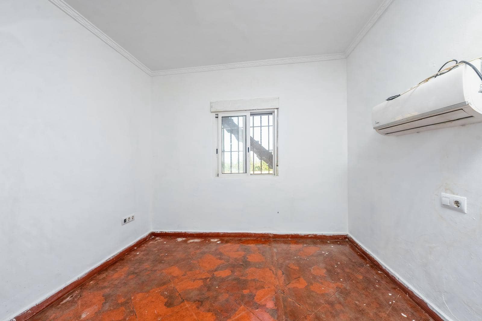 3 sypialnia Willa na sprzedaż w Carmona z basenem - 150 000 € (Ref: 9367679)