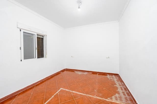 3 Zimmer Villa zu verkaufen in Carmona mit Pool - 150.000 € (Ref: 9367679)