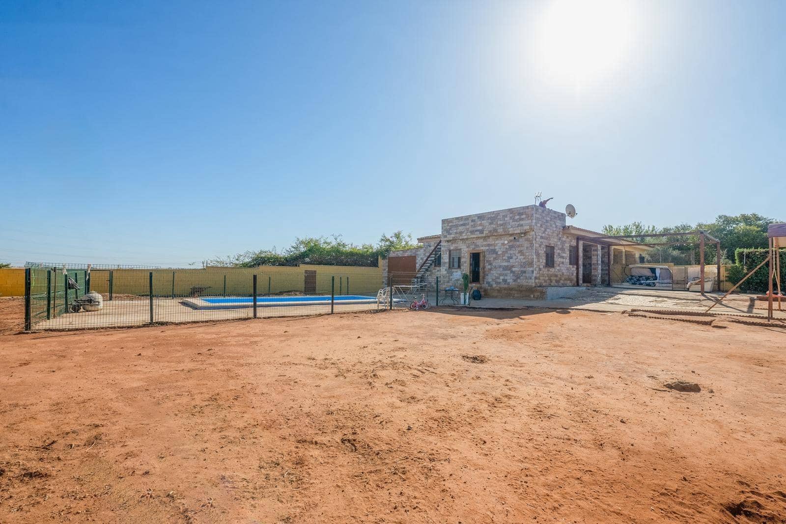 3 sovrum Villa till salu i Carmona med pool - 150 000 € (Ref: 9367679)