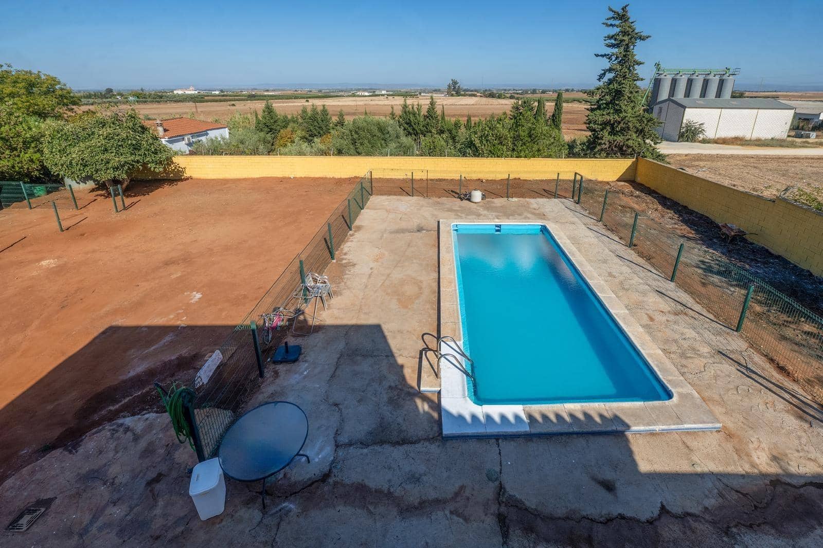 3 sovrum Villa till salu i Carmona med pool - 150 000 € (Ref: 9367679)