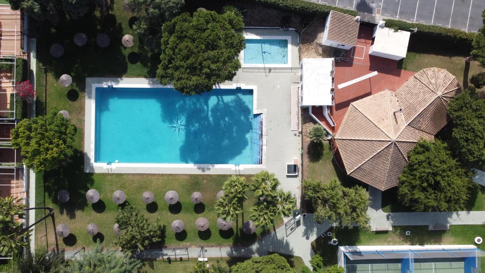 2 chambre Penthouse à vendre à El Portil avec piscine - 195 000 € (Ref: 9367680)